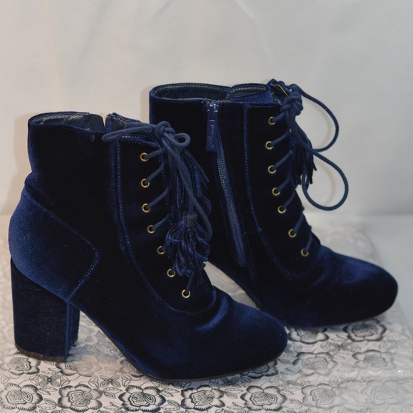 Blue Velvet Lace up Heeled Boots  SZ 9 Nature Breeze - Picture 3 of 5